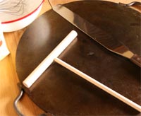 クレープ焼きに必要な道具をセット
