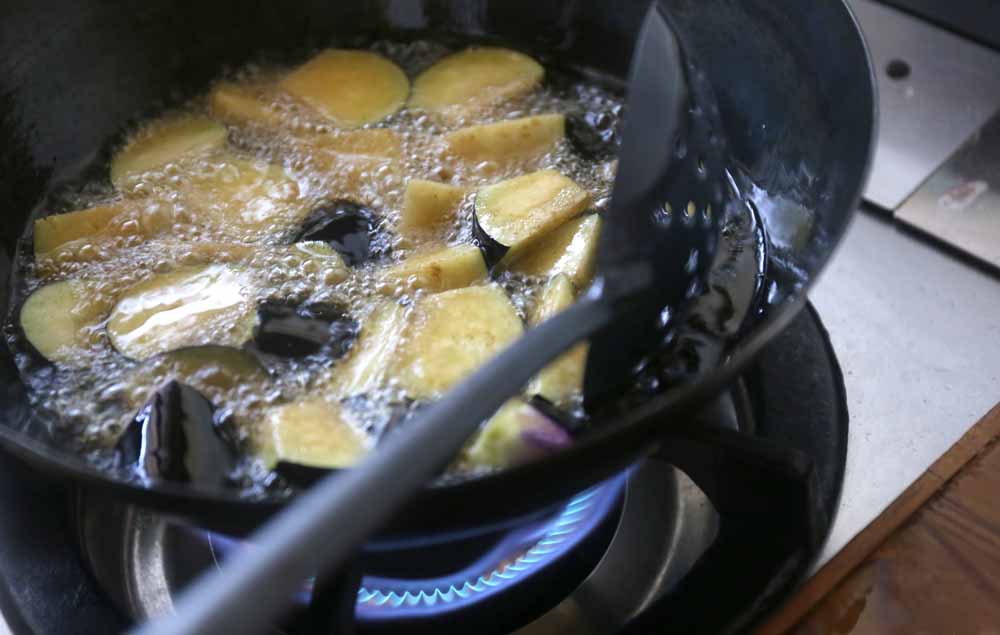 蜂蜜とレモンで酢豚「なす揚げ」