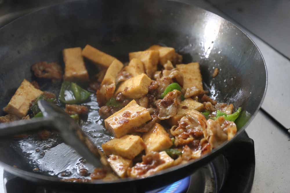 干しブドウのあま味炒め3