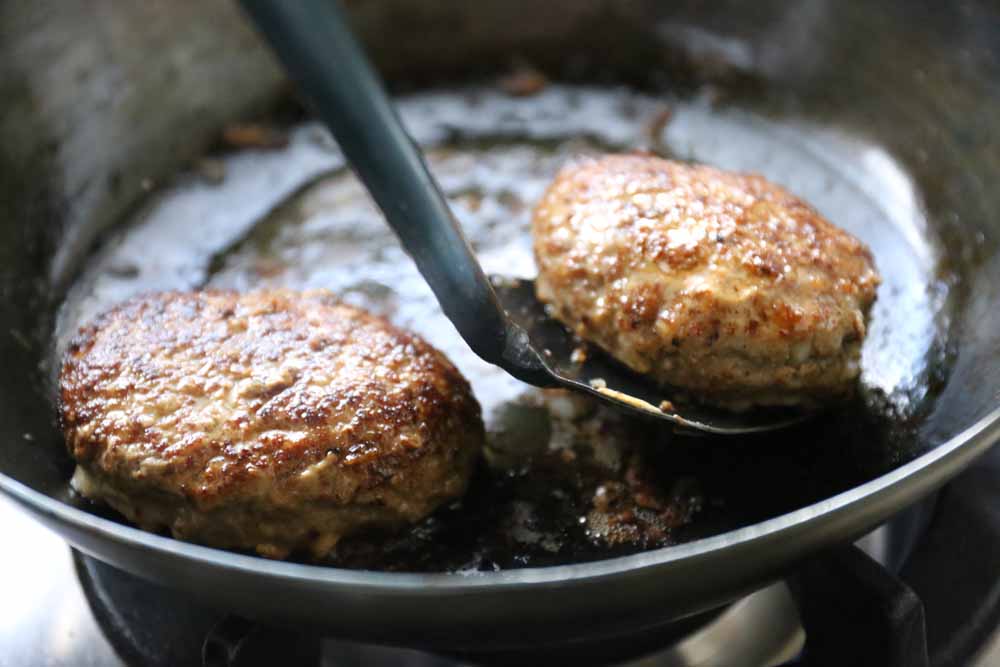 ハンバーグ焼き上がりました