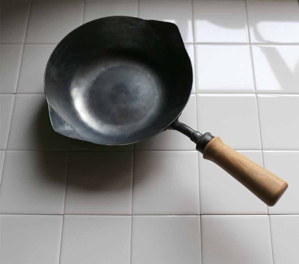 レモン型フライパン写真うえから